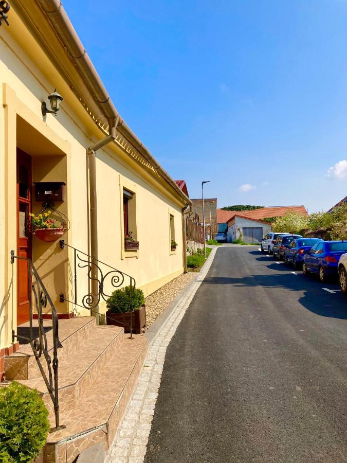 Guesthouse Mikuláš Mikulov Exterior foto